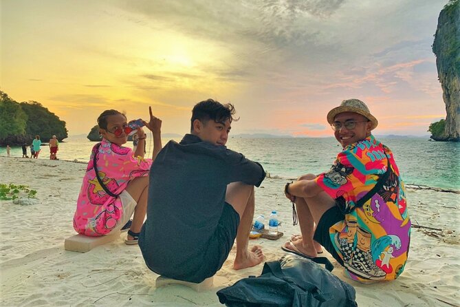 7 Island sunset tour by Speedboat | Catamaran plus BBQ & Plankton - Stop 4: Tup Island Sand Bar and Mor Island Walk-Through Views
