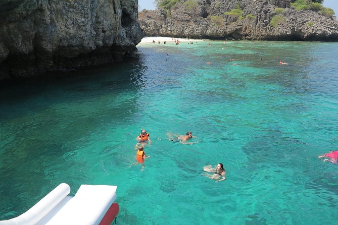 A full Day Haa & Rok islands from Koh Lanta( By Speed Boat) - Group size and crowding: small group doesn’t mean empty water