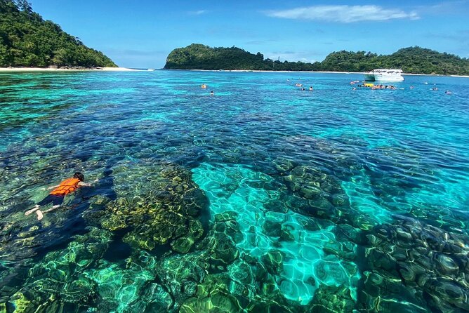 A full Day Haa & Rok islands from Koh Lanta( By Speed Boat) - Speedboat pickup and the ride reality: fun, but plan for choppy water