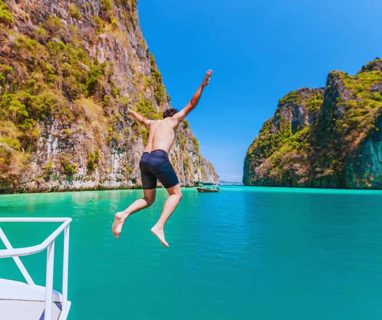 Ao Nang: Phi Phi Islands Speedboat or Catamaran Tour One day - Boat-safety and sea-condition reality: who should choose catamaran here