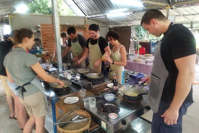 Evening Couse Thai Cooking Class in Ao Nang, Krabi - Entering the Cooking School: Short Transfer, Clear Start, Hands-On Pace