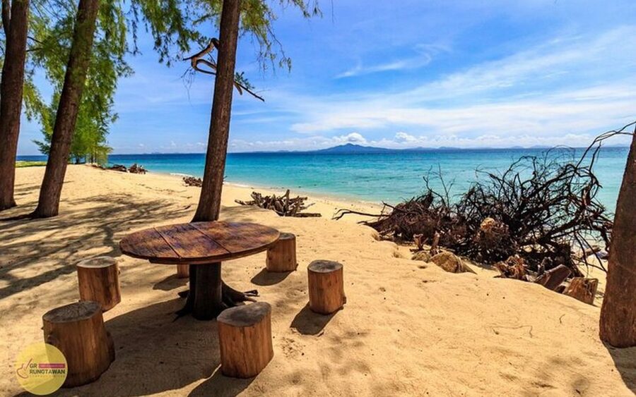 From Ao Nang: Phi Phi Islands Day Tour by Boat with Lunch - Pileh Lagoon snorkeling: clear water and real photo moments