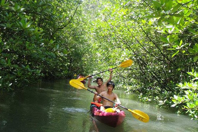 Full Day Kayaking at Ao Thalane Krabi - Midday lunch: where the day gets its real comfort break