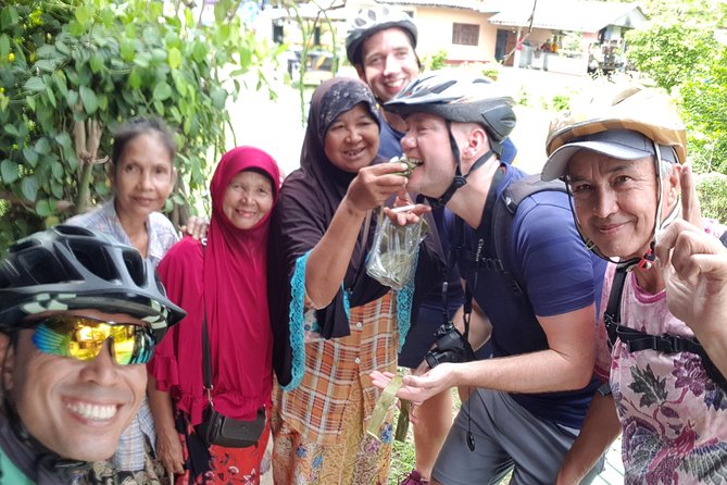 Half day Koh Klang culture cycling - Guide Quality: Why Names Like Wood and Wut Come Up