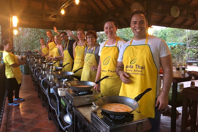 Half Day Lanta Thai Cookery School From Koh Lanta - Four dishes from ten: how the group choice affects you