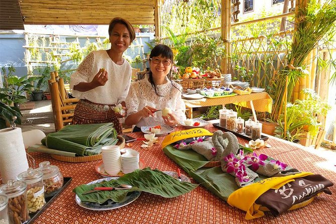 Home Style Family class with fruit carving and market tour - Krabi hotel pickup to the market: how the day gets rolling