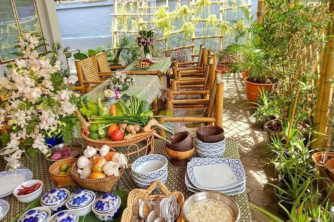 Home Style Family class with fruit carving and market tour - Price and logistics: why $46 can make sense