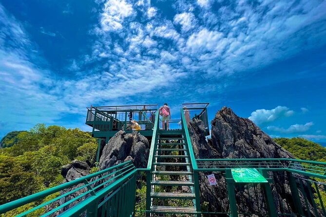 Hong Islands Trip Premium Speedboat from Krabi - Hong Island lagoon: emerald water and enclosed limestone cliffs