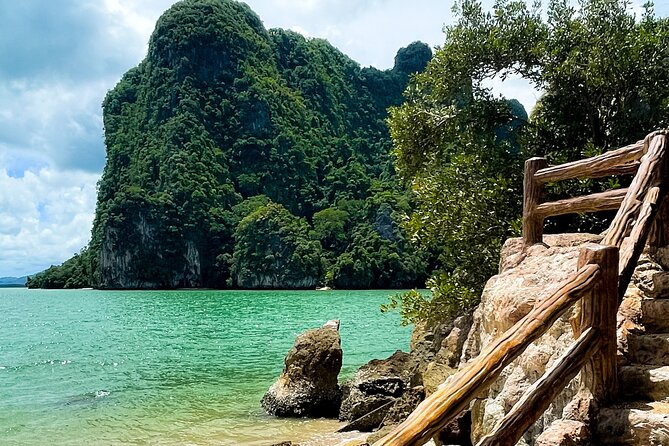 James Bond Hong Islands Sightseeing Canoe - Price and value: where your $113.93 really goes