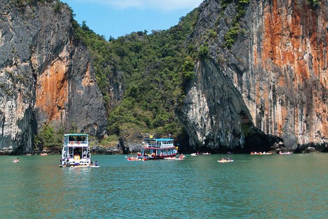 James Bond Island and Phang Nga Bay Tour from Krabi - The lunch/attraction stop at 8GP3+5C5: enough time to eat and look