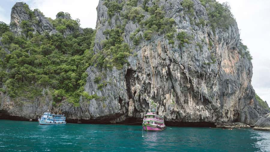 Ko Lanta: 4 Islands Tour By Private Longtail Boat with Lunch - Koh Ngai: lunch on the beach plus a genuine break