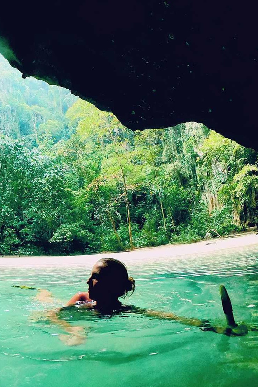 Ko Lanta: Emerald Cave and 4 Islands Tour by Longtail Boat - Morakot Cave (Emerald Cave): the tunnel swim and what to expect