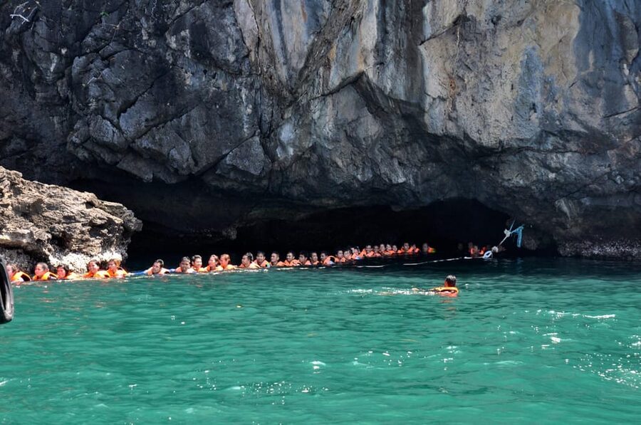 Ko Lanta: Emerald Cave and 4 Islands Tour by Longtail Boat - Koh Maa: fish feeding and bats (wildlife moments that deserve respect)