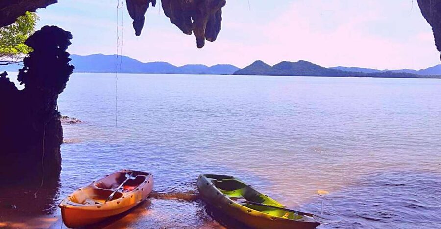 Ko Lanta: Full-Day Love Kayak Caves & Beaches Kayak Tour - Koh Aung and Viewpoints: Island Scenery Between Water Legs