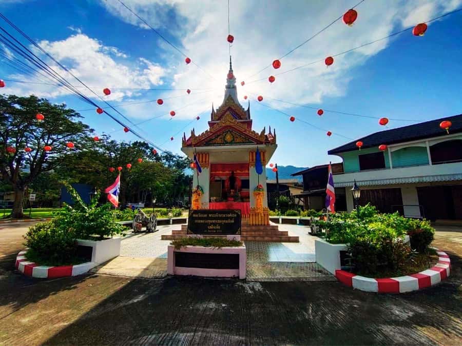 Ko Lanta: Old Town Sightseeing and National Park Tour - What to Bring for Mangroves and a Steep Viewpoint