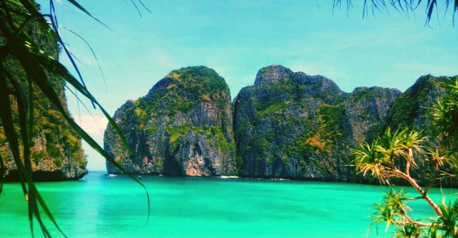 Ko Lanta: Phi Phi Day Trip by Speed Boat - What kind of traveler should book this?