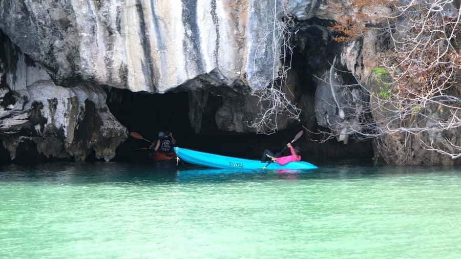 Ko Lanta: Private Mangrove & Sea Cave Kayaking Small Tour - Talabeng beach picnic lunch and swimming break