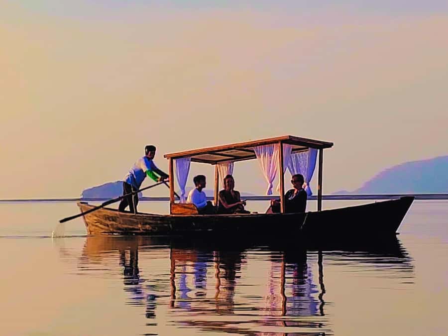 Ko Lanta: Sunrise Gondola Boat Ride with Breakfast - Sunrise Over Lanta Bay: Wildlife Sounds, No Motor Noise