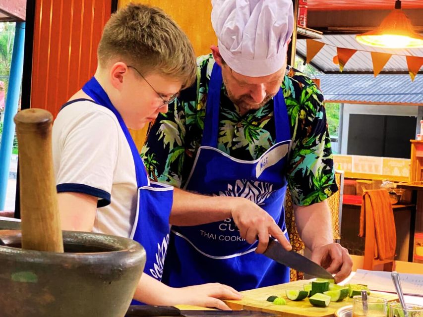 Ko Lanta: Thai Cooking Class with Market Tour and Dinner - Lunch Days vs Dinner Nights: How to Choose Your Slot