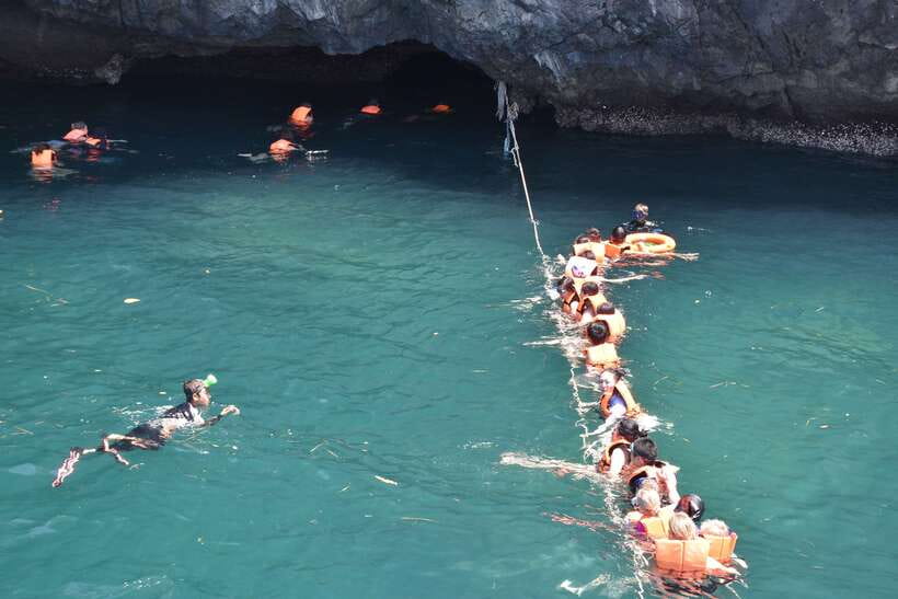 Koh Lanta: 4-Island Adventure Tour to Emerald Cave - Koh Kradan snorkeling: shallow reef, clear water, and a real lunch reset