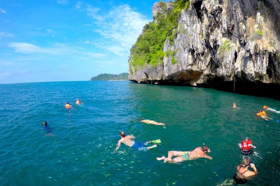 Koh Lanta: 4 Islands, Emerald Cave & Koh Kradan by Speedboat - Morakot (Emerald) Cave at Koh Muk: The Signature Swim