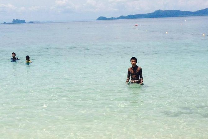 Koh Lanta: 4 Islands Tour by Speedboat with Snorkeling - Koh Ngai Snorkeling Hour: A Reef Stop You’ll Want to Prepare For