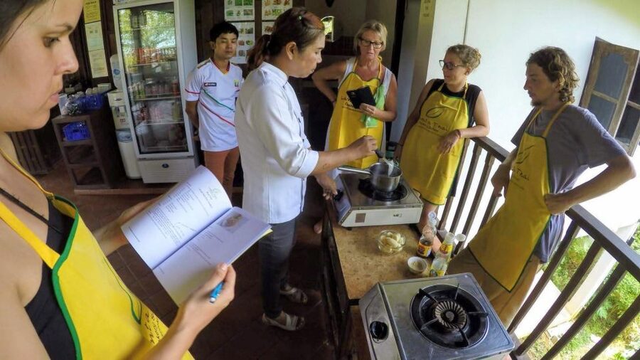 Koh Lanta: Lunch Course at Lanta Thai Cookery School - Choosing Your Four Dishes From the Menu of Ten