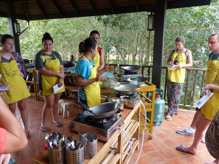 Koh Lanta: Lunch Course at Lanta Thai Cookery School - The Setting: Teak-Wood House and an On-Site Organic Garden