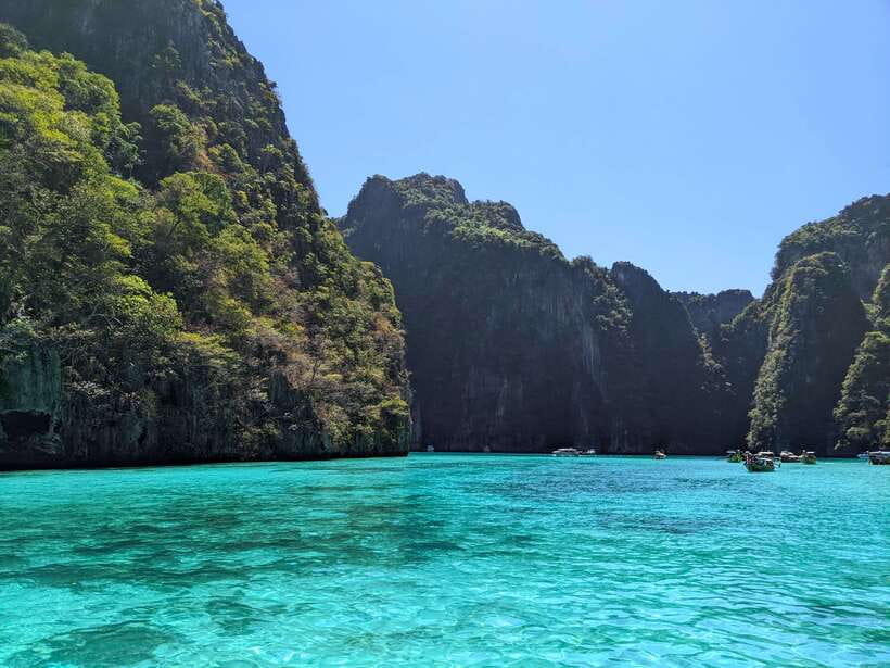 Koh Lanta: Phi Phi Islands Tour w/ Maya Bay, Snorkel & Lunch - Lunch at Phi Phi Don and the Food Bet