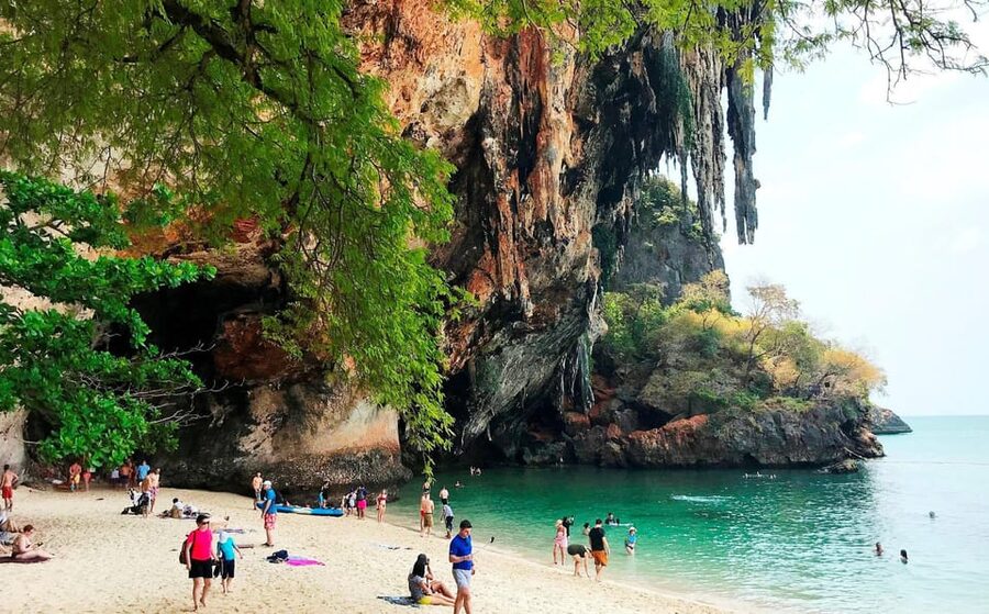 Krabi: 4 Island Whirlwind Tour with Caves, Sandbars & Reefs - Who should book this Krabi 4 Island tour