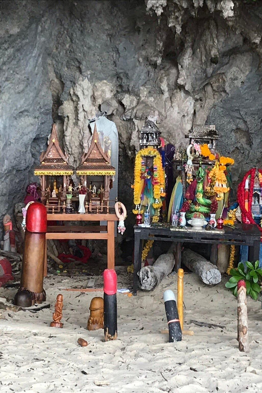Krabi: 4 Island Whirlwind Tour with Caves, Sandbars & Reefs - Poda Island picnic lunch: the payoff beach with real downtime