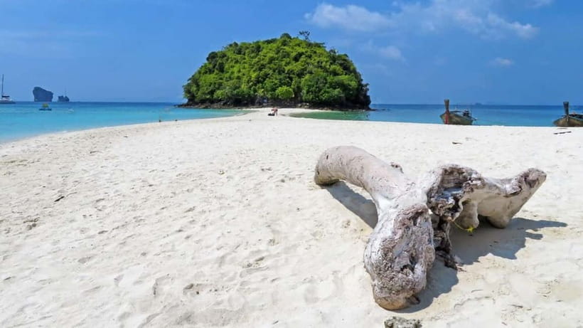 Krabi: 4 Islands and Caves Boat Tour with Lunch - How the boat and guide approach affects your comfort