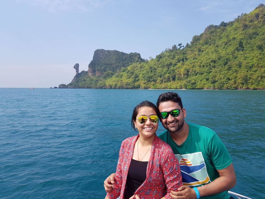 Krabi: 4 Islands Day Trip by Speedboat Including Lunch Box - Thale Waek sandbar: the short window for walking and swimming