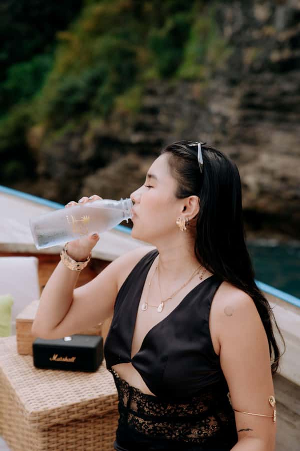 Krabi: 4-Islands Luxury Longtail Boat Private Half Day Tour - The picnic and drinks plan: what you should expect at Ko Poda