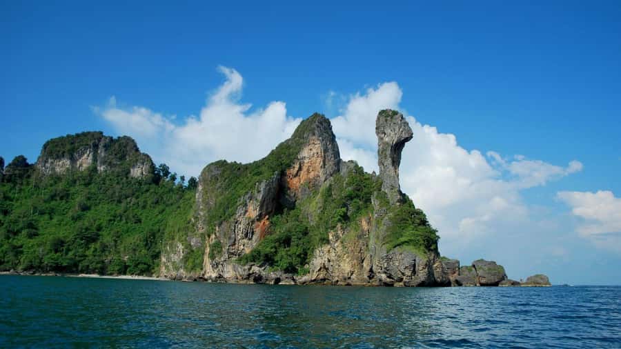 Krabi: 4 Islands Private Trip by Speedboat - Poda Island Picnic on White Sand