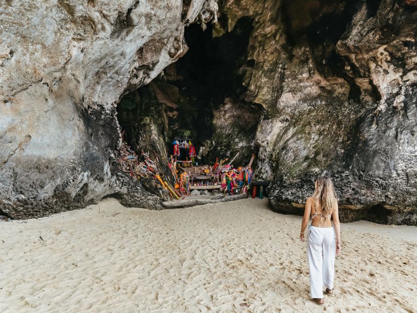 Krabi: 4 Islands Tour by Longtail Boat & Thai Buffet Lunch - Why a longtail boat works best in Krabi