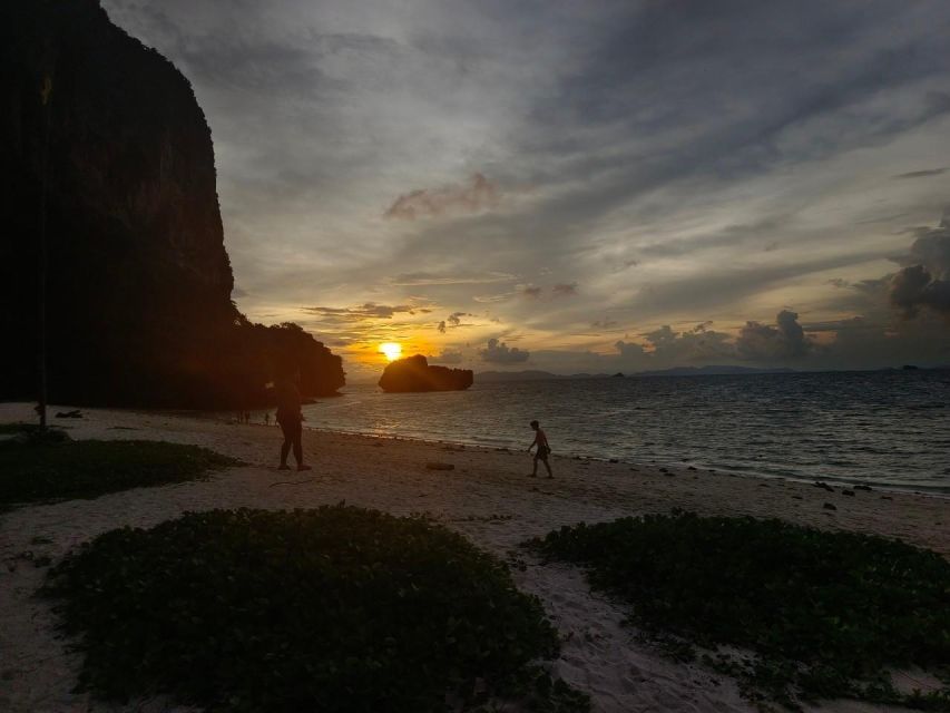 Krabi: 7 Island Sunset With BBQ & Plankton Speed Boat Tour - Phra Nang Cave and Phra Nang Beach (Railay): The Limestone Wow Stop