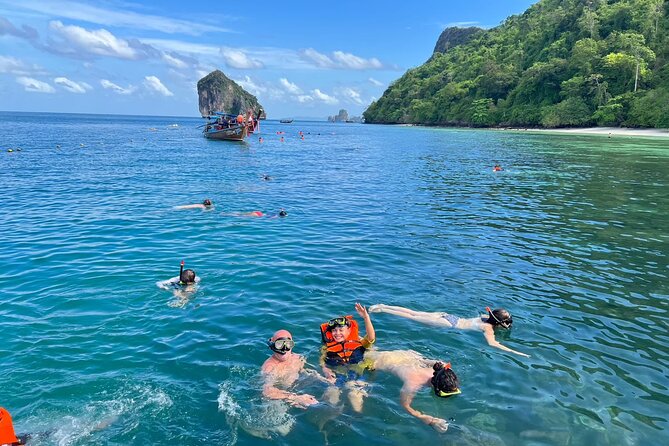 Krabi 7 Islands Snorkeling, Sunset Dinner & Plankton Night - Ma Tang Ming and Poda: two very different kinds of snorkeling time
