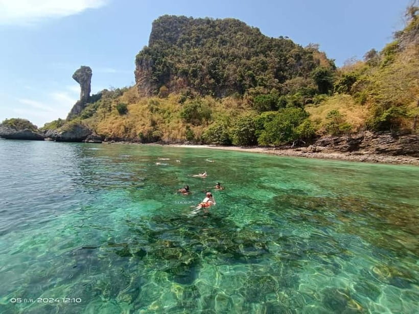 Krabi: 7 Islands Sunset Tour by Speedboat with Snorkeling - Poda Island: Thai buffet dinner with sunset on the beach