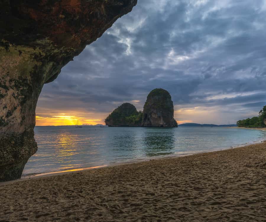Krabi: Bioluminescent Plankton, Snorkeling & Sunset Tour - Where this Krabi tour shines: islands, sunset, and plankton in one day