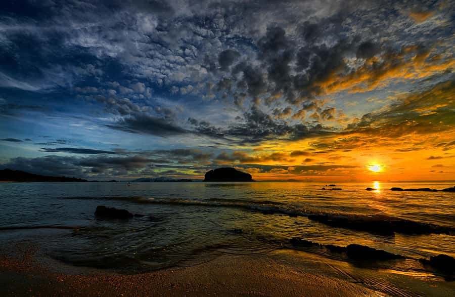Krabi: Bioluminescent Plankton, Snorkeling & Sunset Tour - Pickup timing and the shared ride reality check