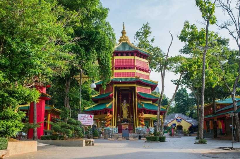 Krabi: Emerald Pool, Hot Springs & Krabi Town Day Tour - What to Bring and Tour Rules That Affect Your Comfort