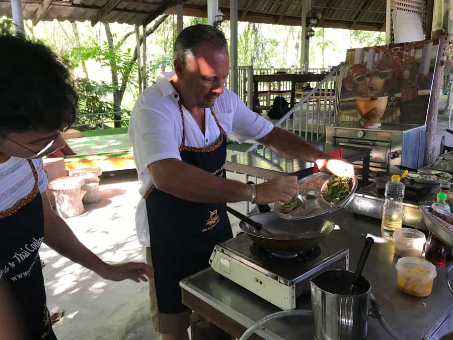 Krabi: Evening Thai Cooking Class at Ya's Cookery - The 3-hour flow: hands-on prep, then cooking, then a real meal