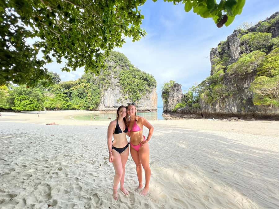 Krabi Hong Island by Luxury Vintage Boat - Hong Island Lagoon: the emerald sea room that drives the day