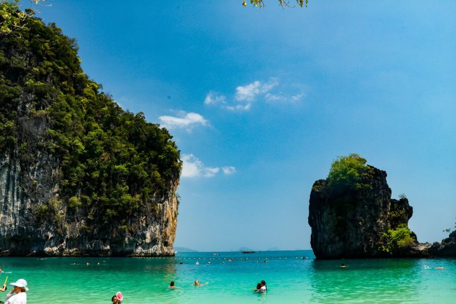 Krabi: Hong Island Day Trip by Speedboat with Thai Lunch - Key points at a glance