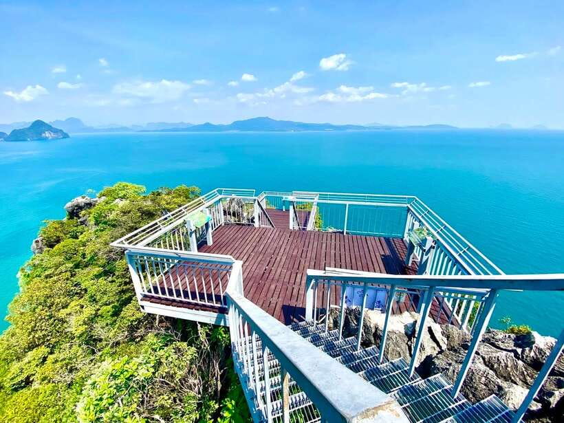 Krabi: Hong Island Longtail Boat & Kayak Tour w Buffet Lunch - Hong Lagoon photo stops and cruising views: when you’re happy to be a passenger