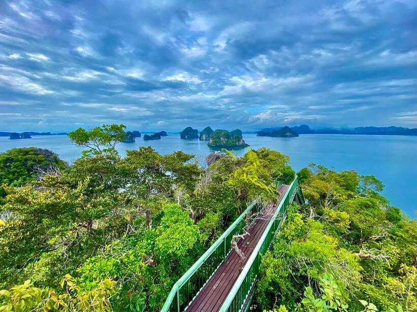 Krabi: Hong Island Longtail Boat & Kayak Tour w Buffet Lunch - Koh Hong beach swimming and the jellyfish reality check