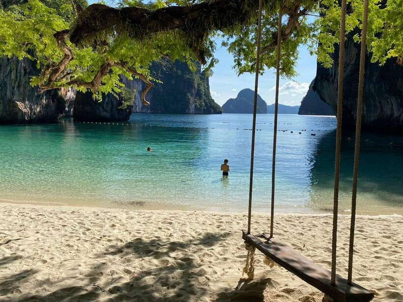 Krabi: Hong Islands Private Boat Trip & Snorkeling - Private comfort on a longtail boat: what you actually get