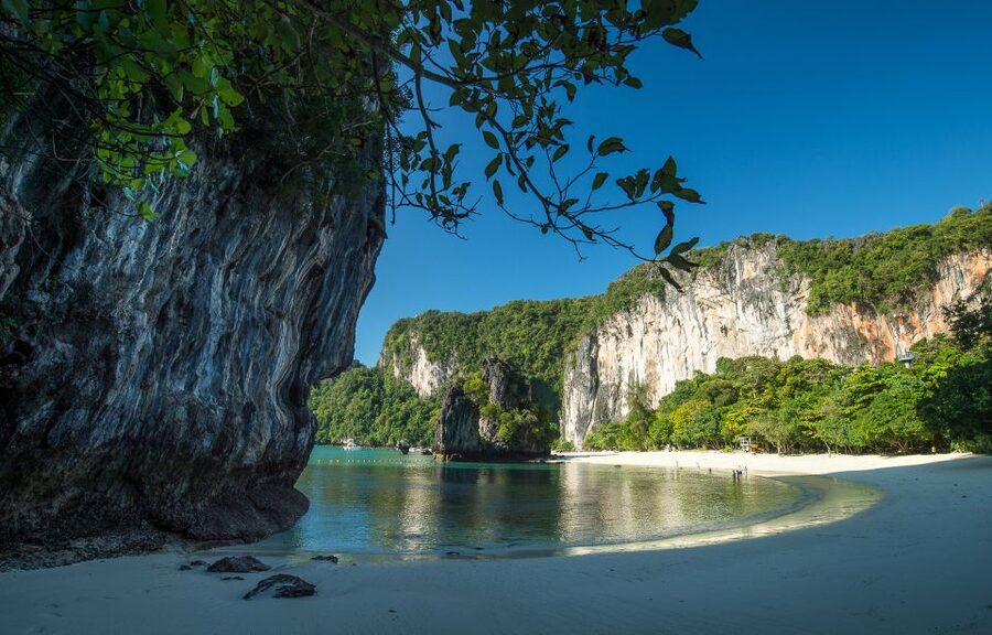 Krabi: Hong Islands Snorkeling with Lunch by Longtail Boat - Ao Nang to Hong Islands Lagoon: how the day starts