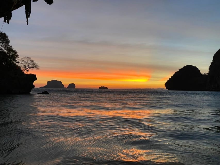 Krabi: Hong Islands Sunset, Bioluminescent Plankton and BBQ - Ko Pak Bia: sunset timing, beach BBQ, and a chance to look up